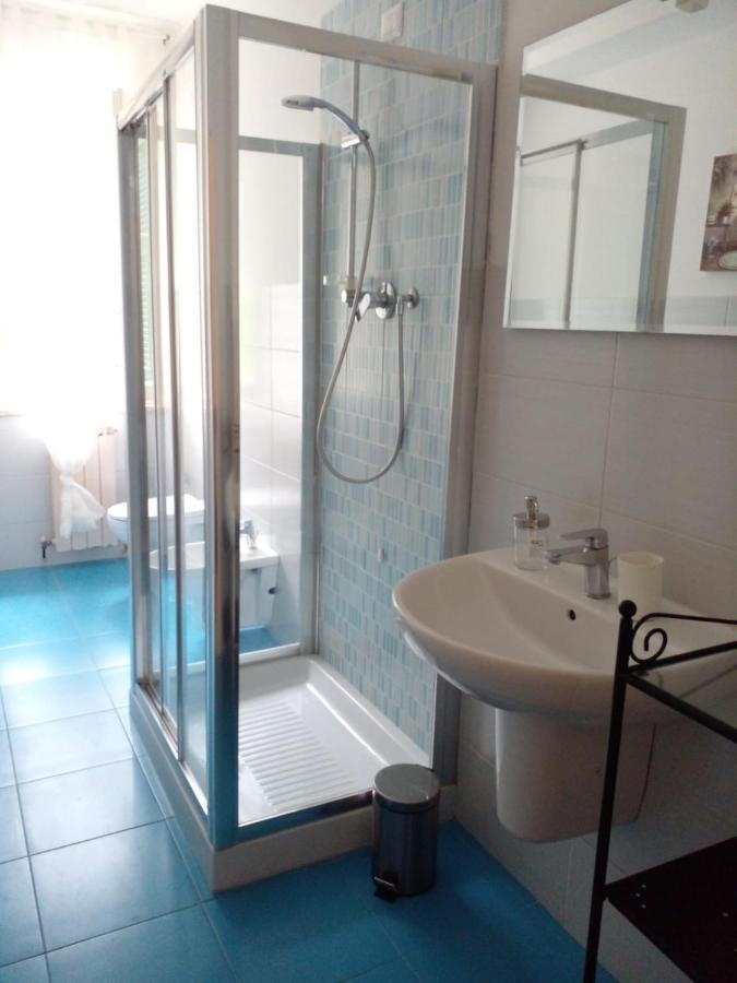 Casa Adri. Comoda, Accessibile, Luminosa. เวอนาซซา ภายนอก รูปภาพ
